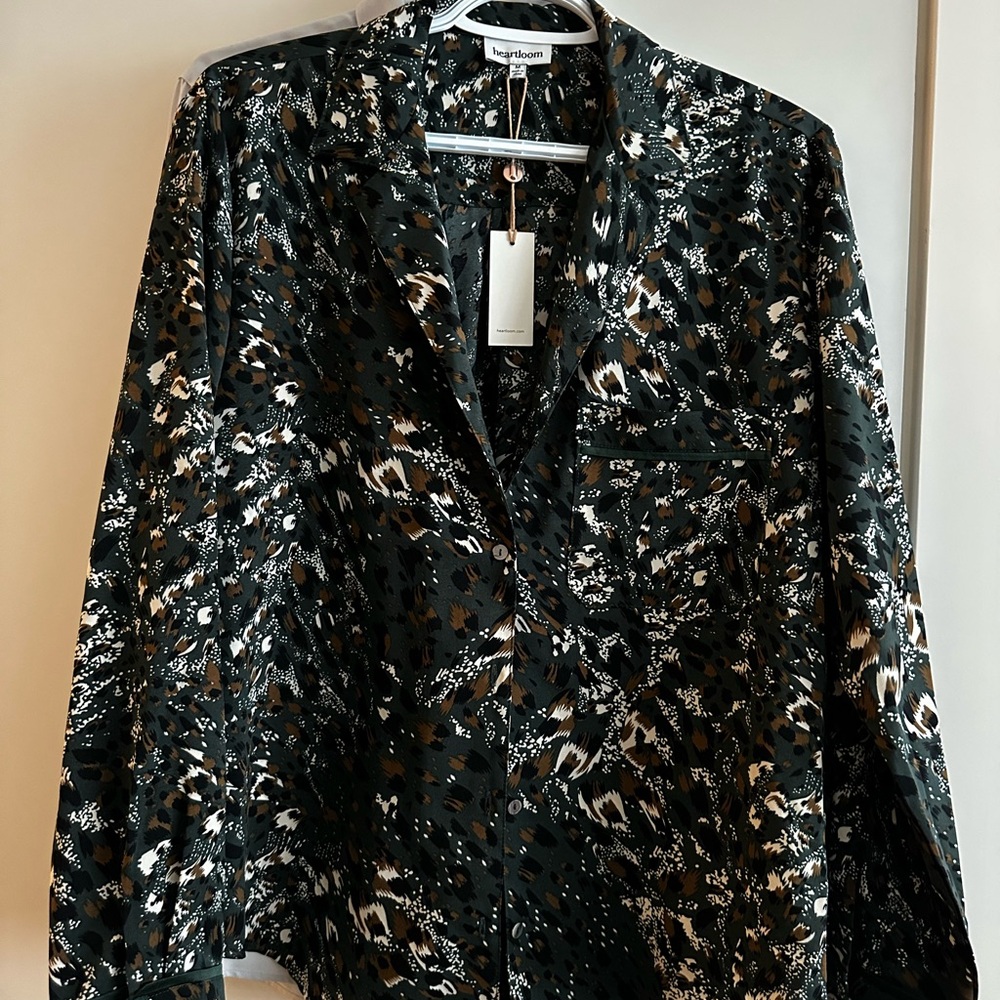 Uniqlo Women's Black and Brown Patterned Button Down Shirt